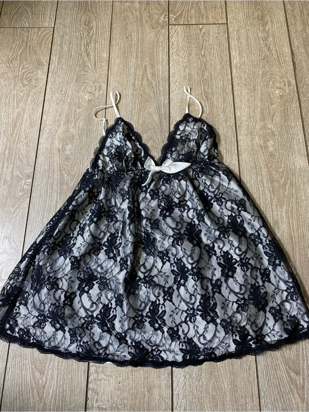 VTG Victoria's Secret Black White Floral Lace Babydoll Lingerie Slip Camisole M